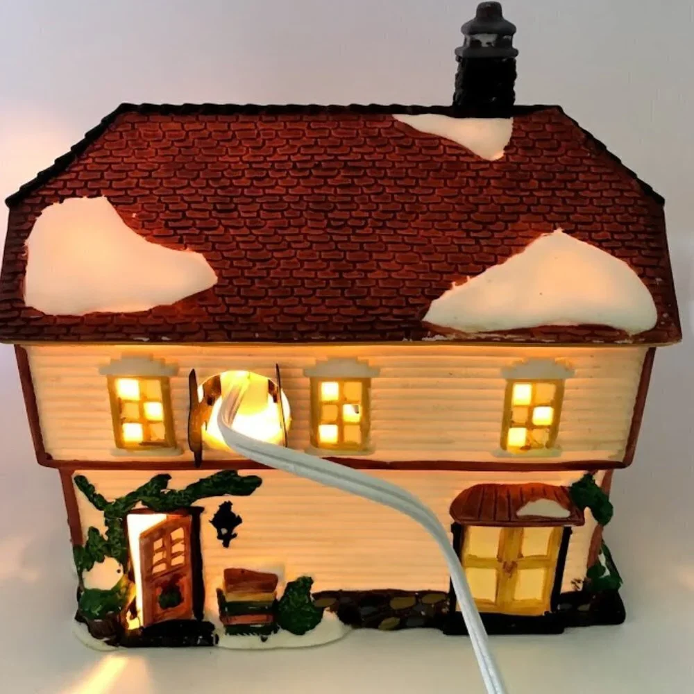 Walton’s 5 & 10 Five and Dime Lighted Christmas Village House Collector Edition
